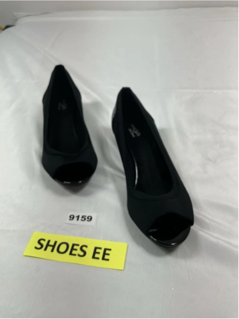Womans East 5th Flex Form Slipon Peep Toe Pumps Size 9 M Black